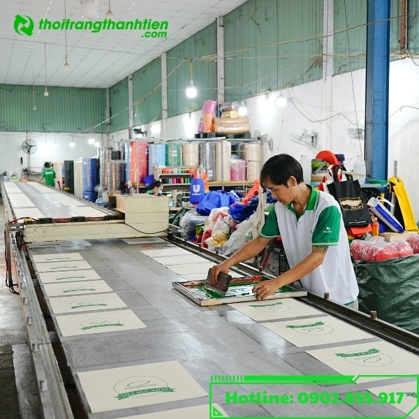 xuong-may-dong-phuc-thanh-tien-1